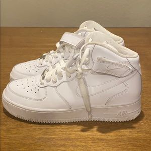 NIKE AIR FORCE 1’s